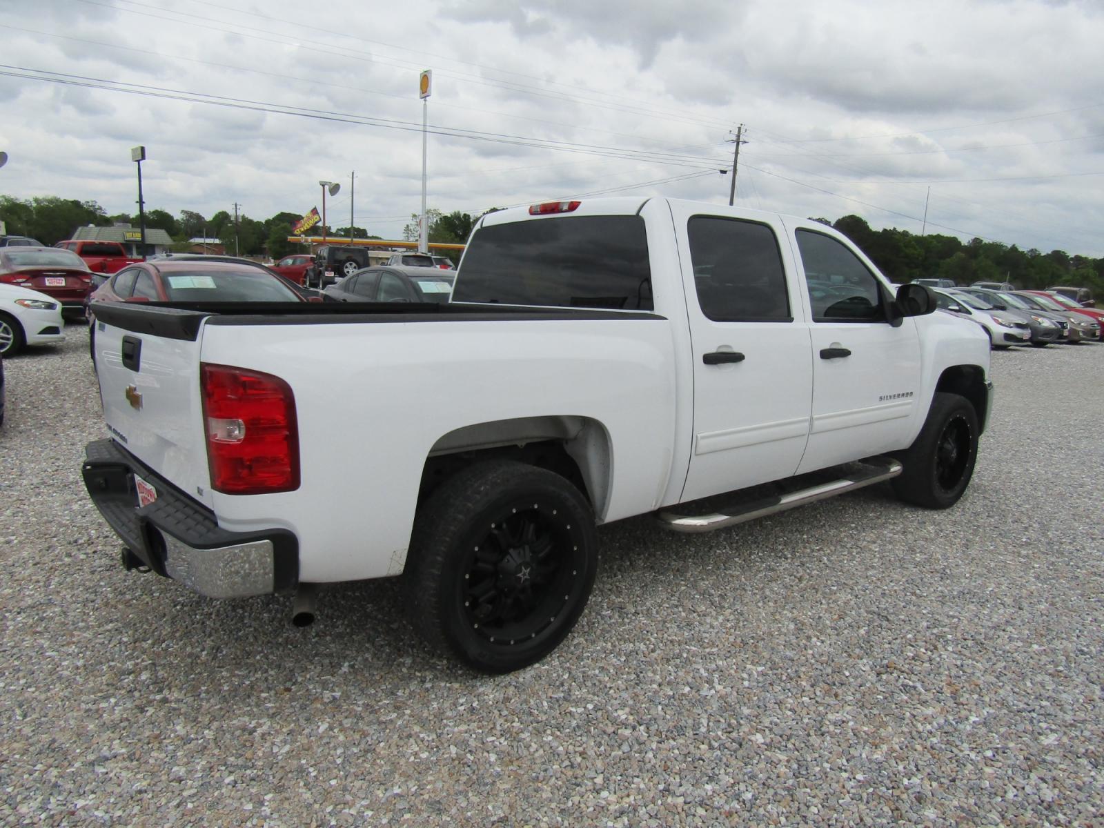 2013 White /Gray Chevrolet Silverado 1500 LT Crew Cab 2WD (3GCPCSEA8DG) with an 4.8L V8 OHV 16V engine, Automatic transmission, located at 15016 S Hwy 231, Midland City, AL, 36350, (334) 983-3001, 31.306210, -85.495277 - Photo #7